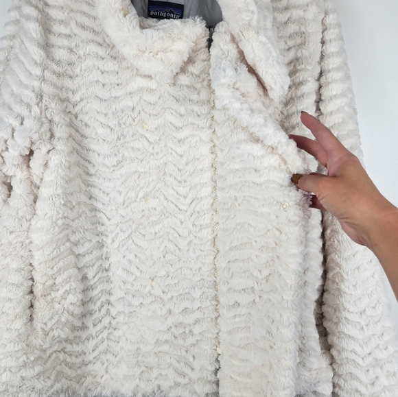 Patagonia Cream Fuzzy Fleece Jacket | Fits Women’s Small - Picture 4 of 9